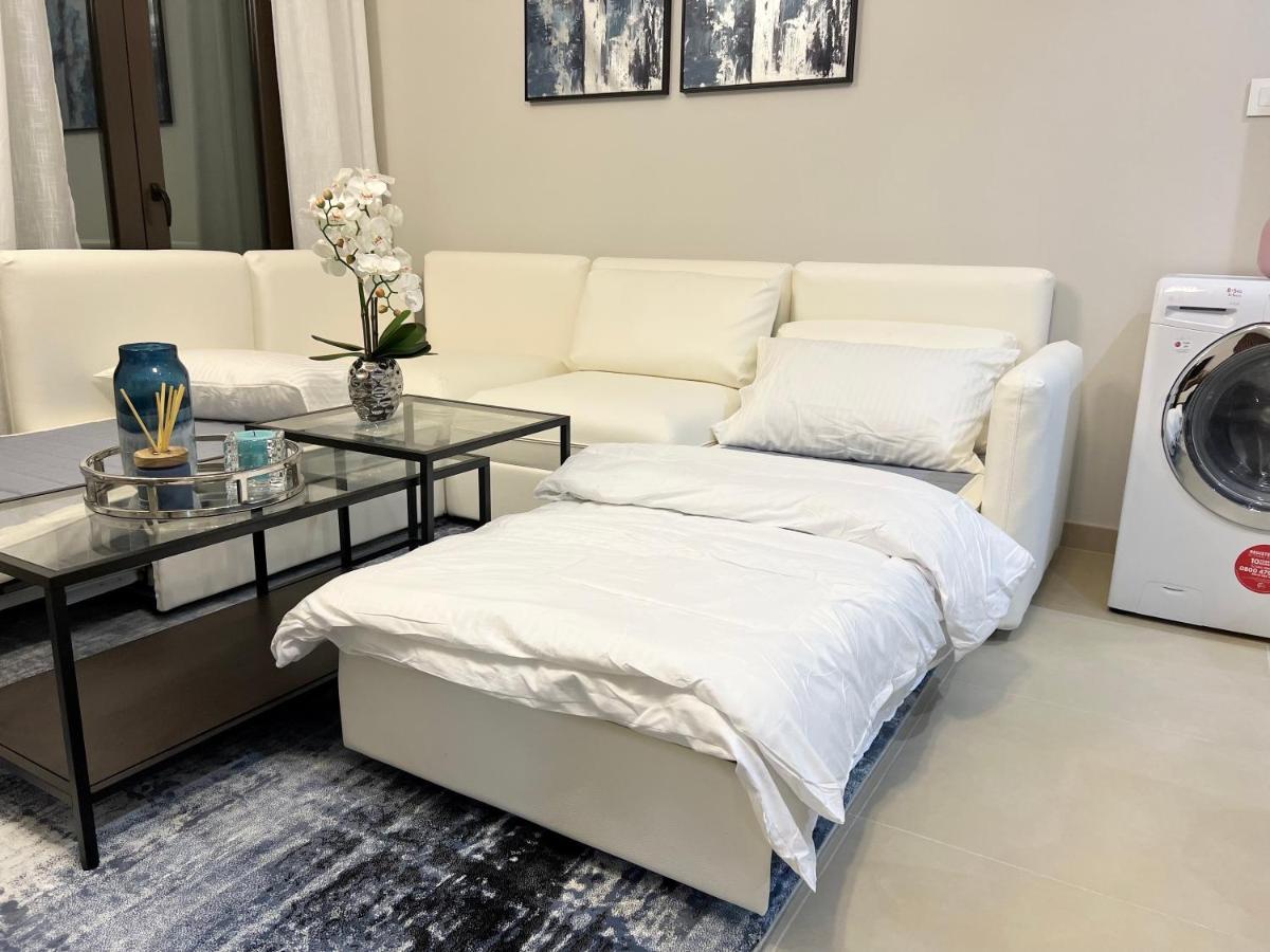 Stylish With A Jacuzzi Apartment Muscat